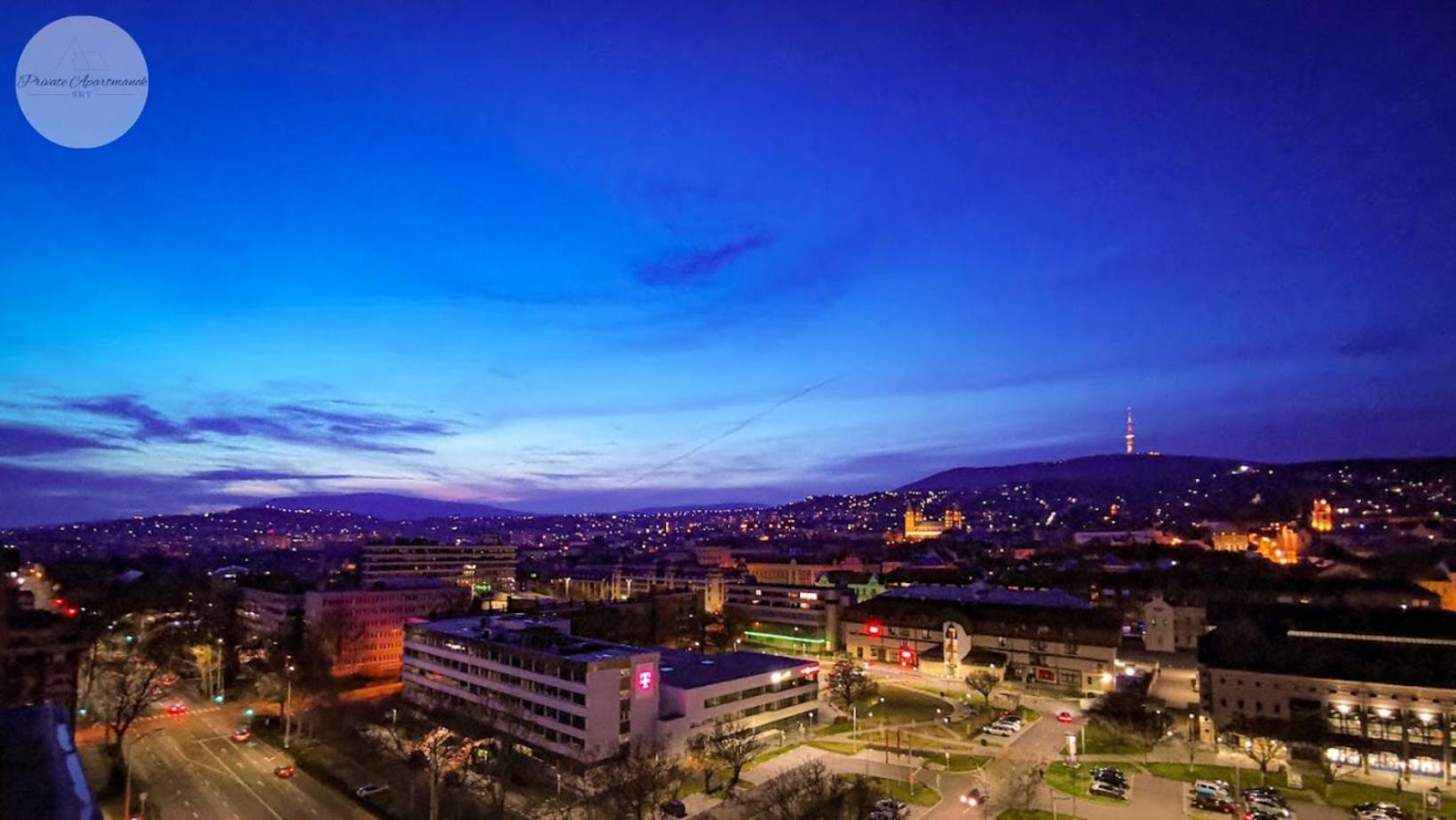 Sky Panorama Apartman Pécs Exteriör bild